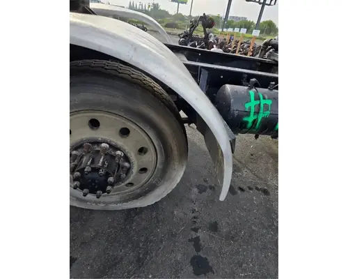 INTERNATIONAL F-9370 Fender