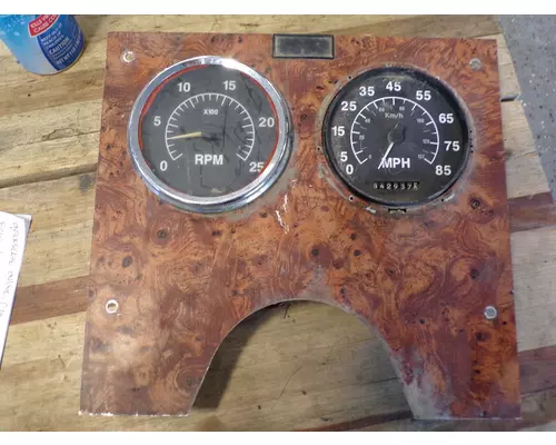 INTERNATIONAL F-9370 Instrument Cluster