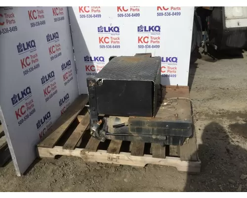 INTERNATIONAL F2575 BATTERY BOX