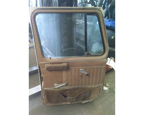 INTERNATIONAL F2575 DOOR ASSEMBLY, FRONT