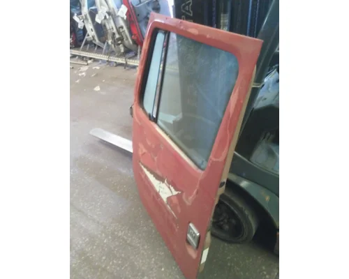INTERNATIONAL F2575 DOOR ASSEMBLY, FRONT