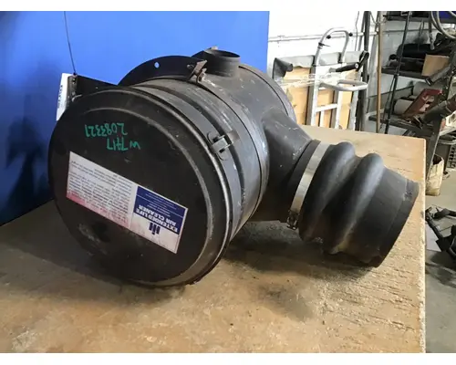 INTERNATIONAL F2654 AIR CLEANER