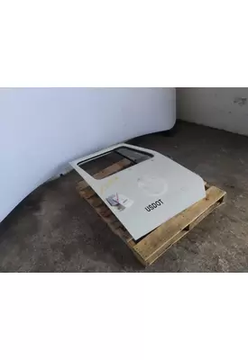 INTERNATIONAL F4900 DOOR ASSEMBLY, FRONT