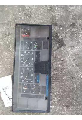 INTERNATIONAL F4900 GAUGE CLUSTER