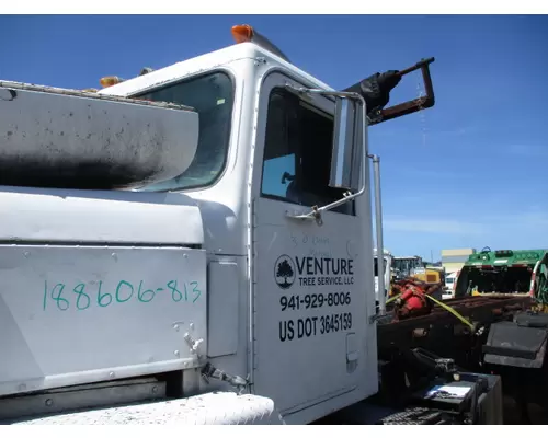 INTERNATIONAL F5070 CAB