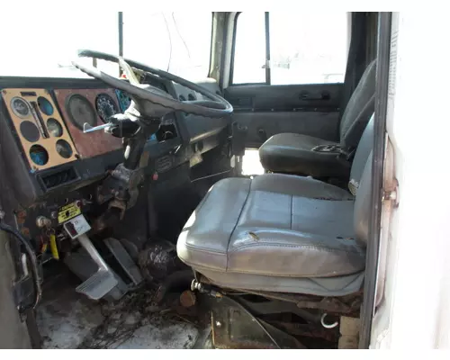INTERNATIONAL F5070 CAB