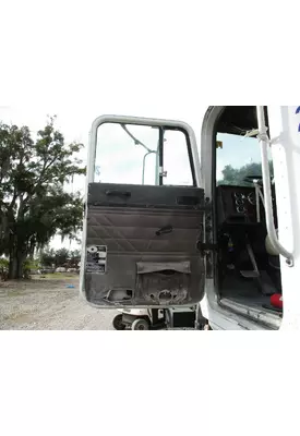 INTERNATIONAL F5070 DOOR ASSEMBLY, FRONT