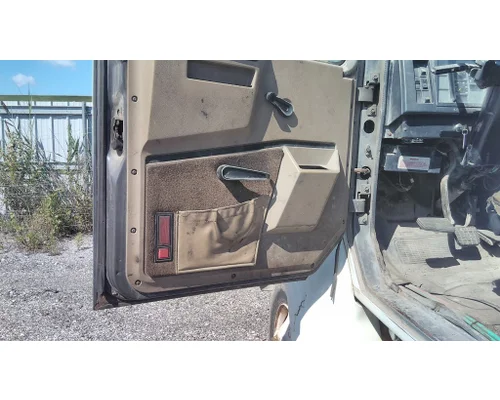 INTERNATIONAL F8200 1990-2003 DOOR ASSEMBLY, FRONT