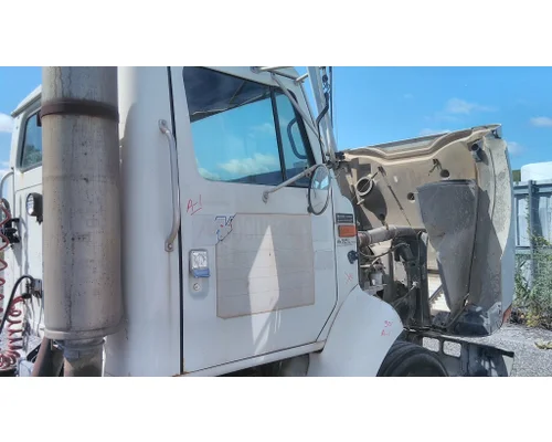 INTERNATIONAL F8200 1990-2003 DOOR ASSEMBLY, FRONT