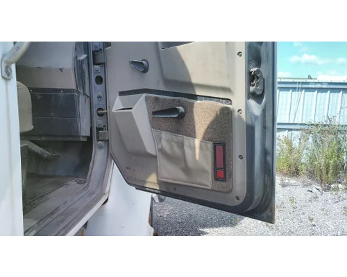 INTERNATIONAL F8200 1990-2003 DOOR ASSEMBLY, FRONT