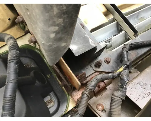 INTERNATIONAL F8200 1990-2003 HOOD