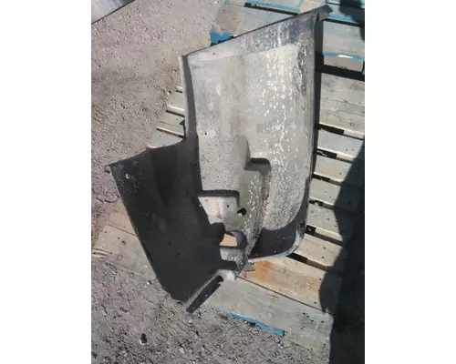 INTERNATIONAL F8200 FENDER EXTENSION