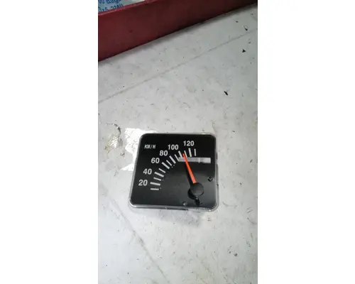 INTERNATIONAL F8300 Instrument Cluster