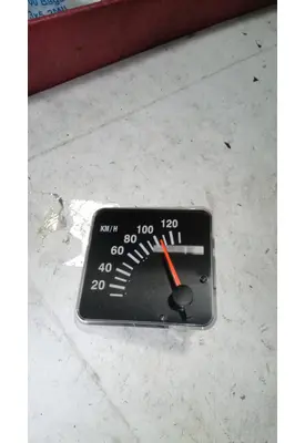 INTERNATIONAL F8300 Instrument Cluster