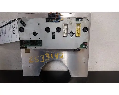 INTERNATIONAL F9300 GAUGE CLUSTER