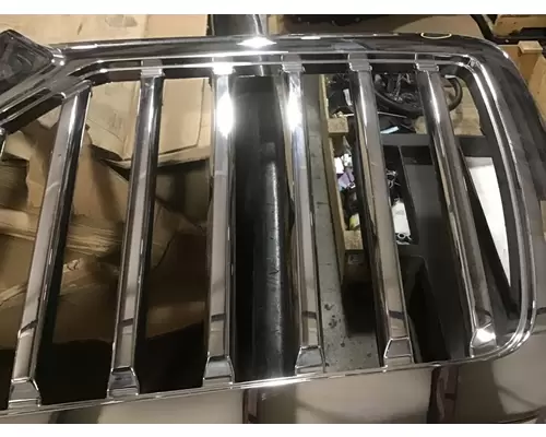 INTERNATIONAL HV Grille