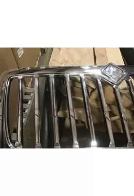 INTERNATIONAL HV Grille