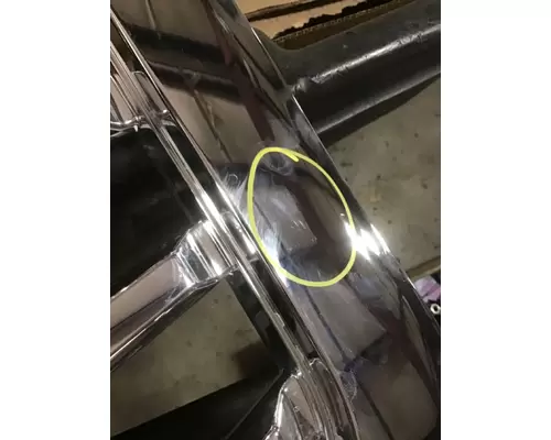 INTERNATIONAL HV Grille