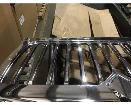 INTERNATIONAL HV Grille