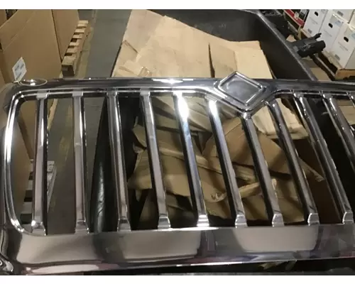 INTERNATIONAL HV Grille
