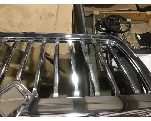 INTERNATIONAL HV Grille