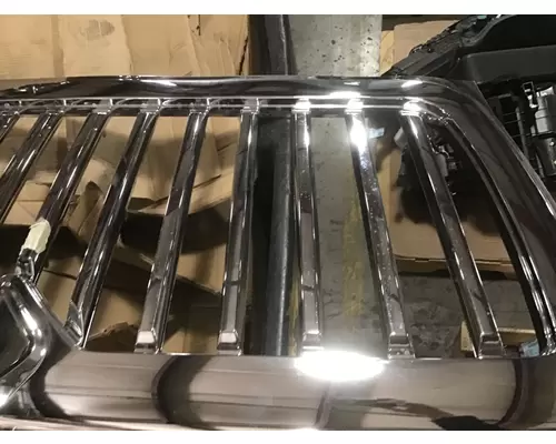INTERNATIONAL HV Grille