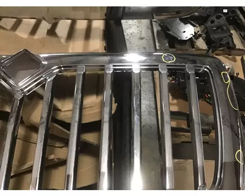 INTERNATIONAL HV Grille