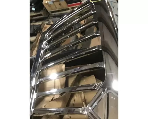 INTERNATIONAL HV Grille