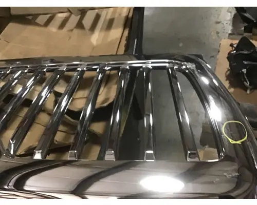 INTERNATIONAL HV Grille