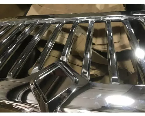 INTERNATIONAL HV Grille