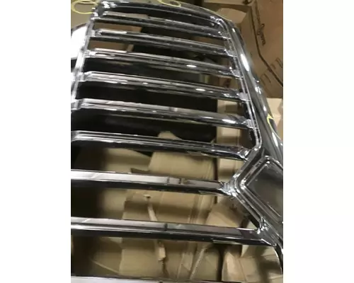 INTERNATIONAL HV Grille