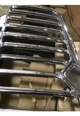 INTERNATIONAL HV Grille