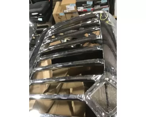 INTERNATIONAL HV Grille