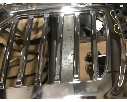 INTERNATIONAL HV Grille