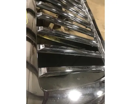 INTERNATIONAL HV Grille