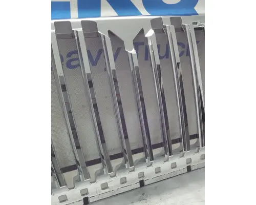 INTERNATIONAL HV Grille