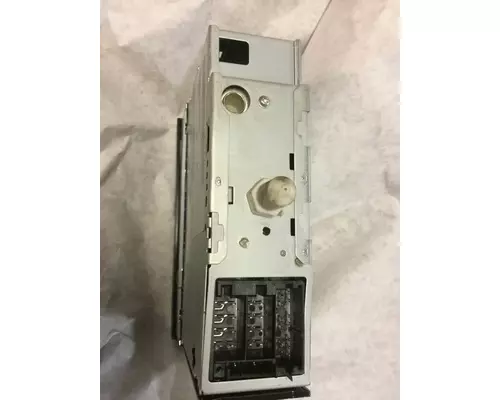 INTERNATIONAL HV Radio
