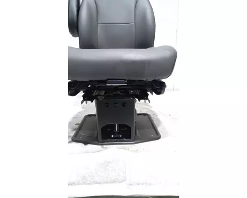 INTERNATIONAL HV Seat, Front