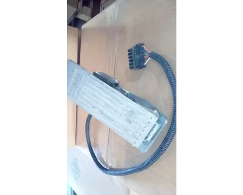 INTERNATIONAL HX515 Accelerator Parts