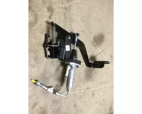 INTERNATIONAL HX515 Accelerator Parts