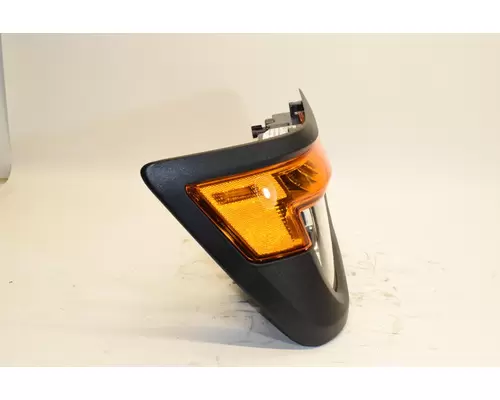 INTERNATIONAL HX515 Headlamp Assembly