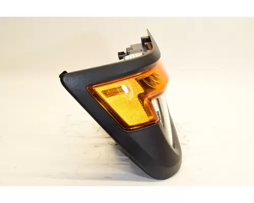 INTERNATIONAL HX515 Headlamp Assembly