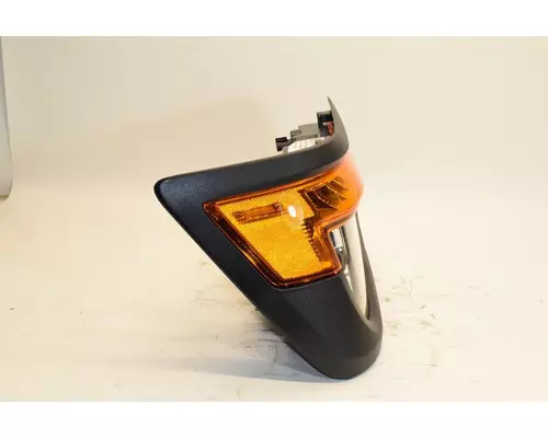 INTERNATIONAL HX515 Headlamp Assembly