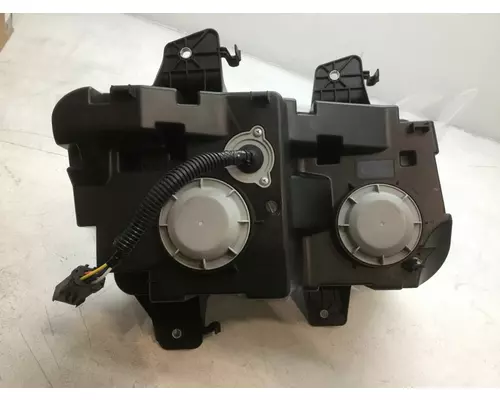 INTERNATIONAL HX515 Headlamp Assembly