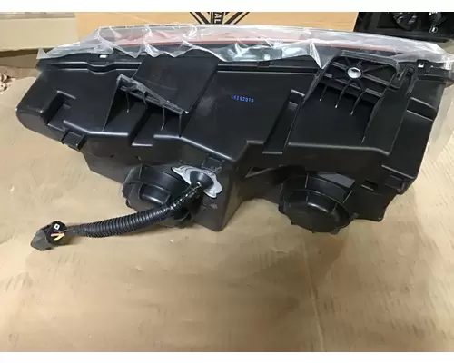 INTERNATIONAL HX515 Headlamp Assembly