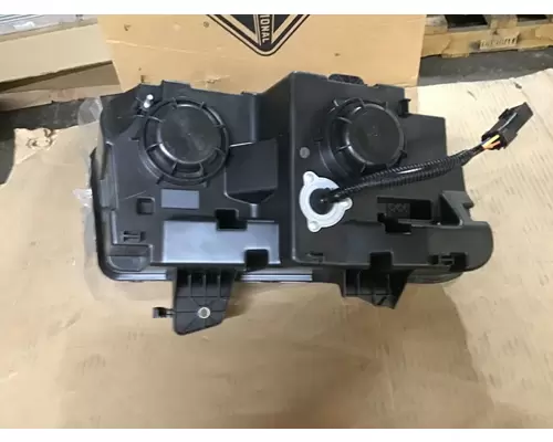 INTERNATIONAL HX515 Headlamp Assembly
