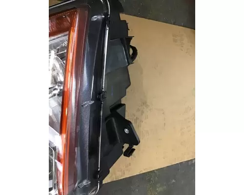 INTERNATIONAL HX515 Headlamp Assembly