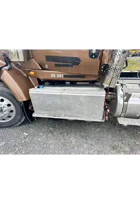 INTERNATIONAL HX520 Battery Box