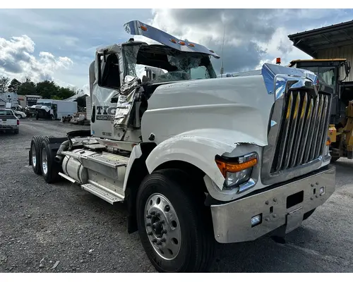 INTERNATIONAL HX520 Complete Vehicle