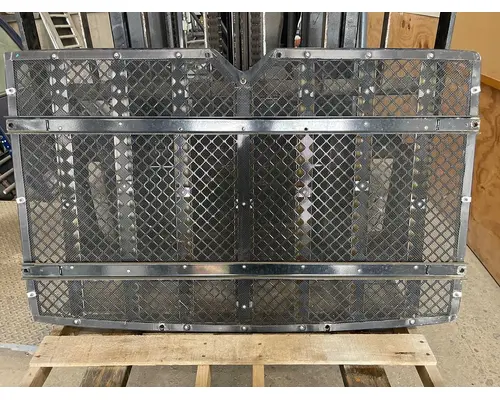 INTERNATIONAL HX520 Grille